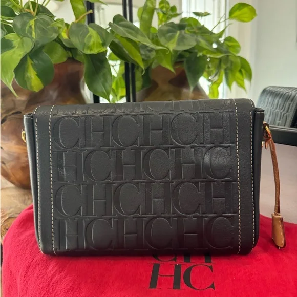 Carolina Herrera / ANDY LOCKED CROSSBODY I MEDIUM
HOULDER BAG - Picture 7 of 15